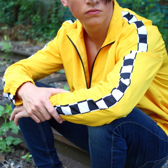Yellow windbreaker - Picture 1 of 3